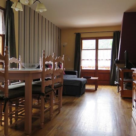 Apartaments El Ribal Valencia D'Aneu Esterno foto