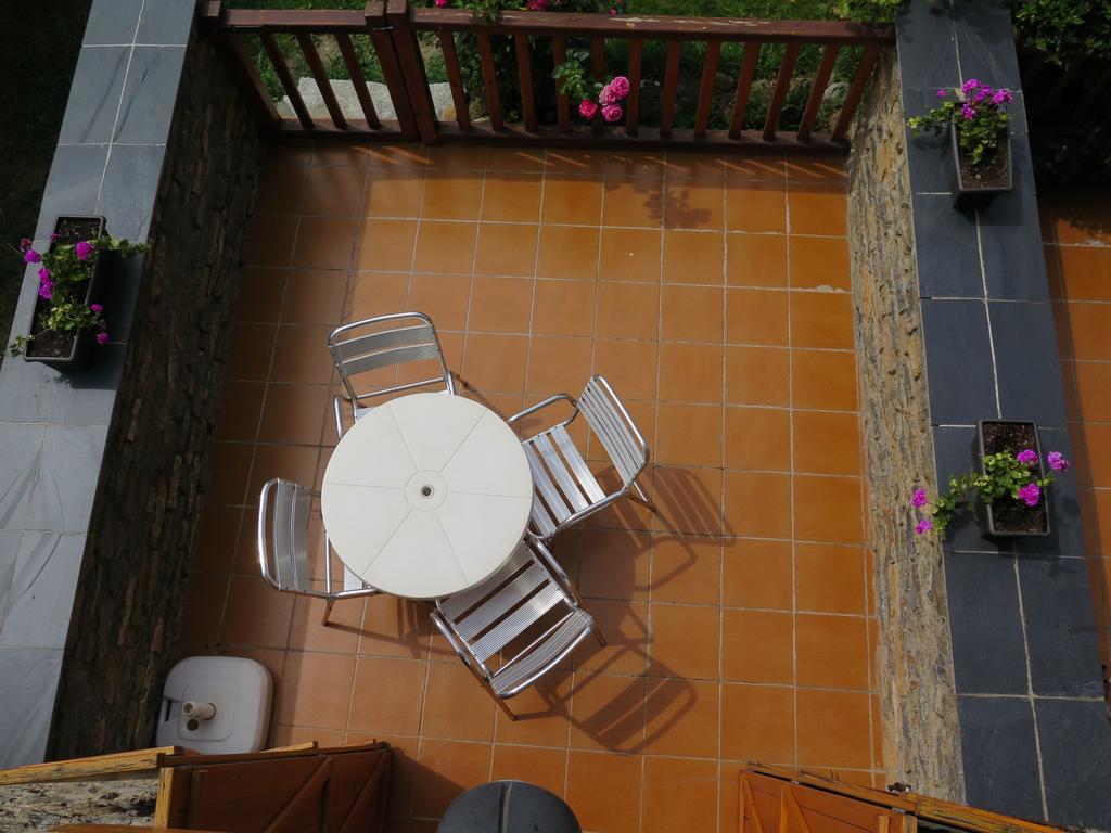 Apartaments El Ribal Valencia D'Aneu Esterno foto