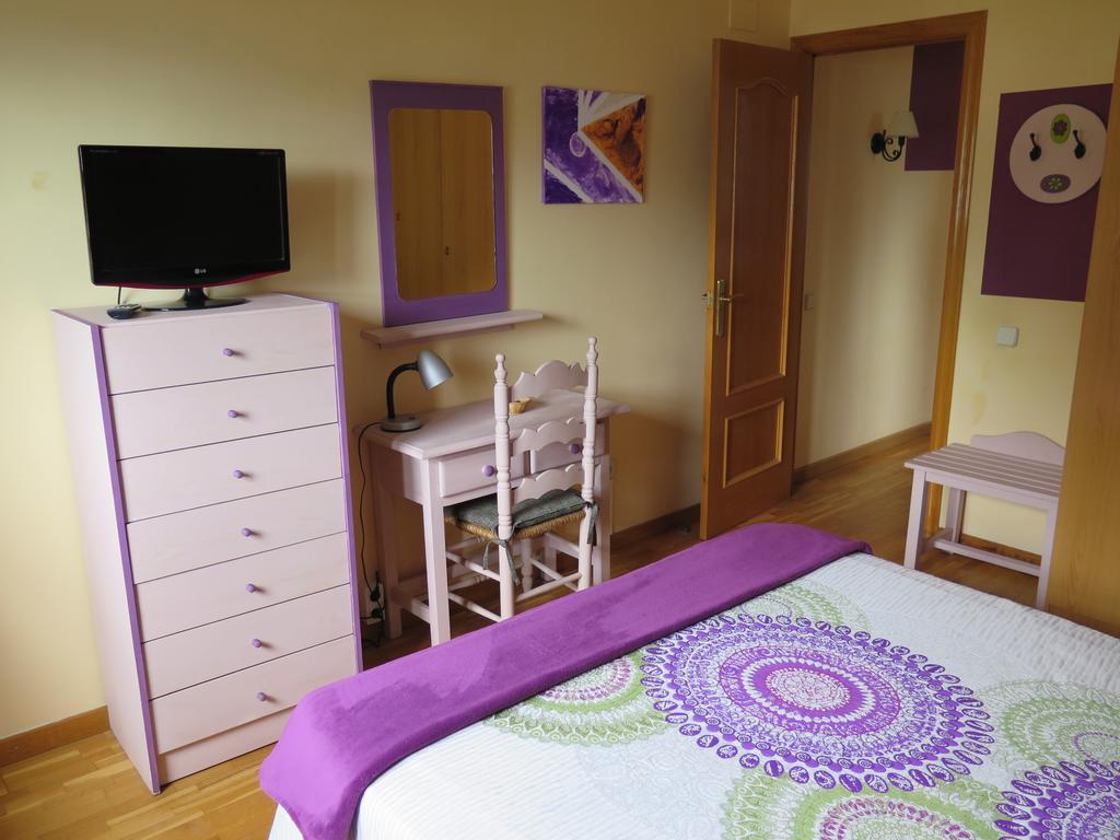 Apartaments El Ribal Valencia D'Aneu Esterno foto